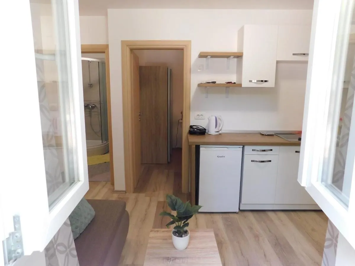 Studio Apartment Marinella Cres