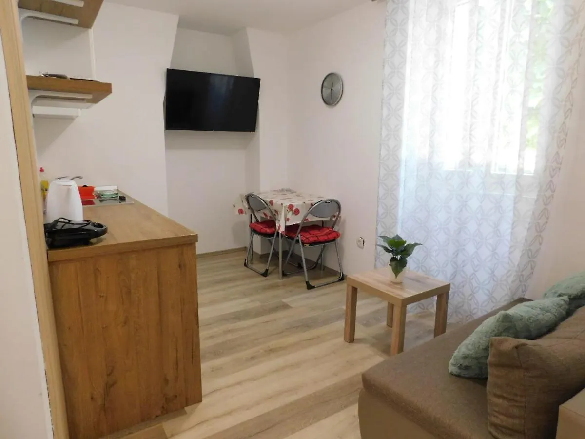Studio Apartment Marinella Cres